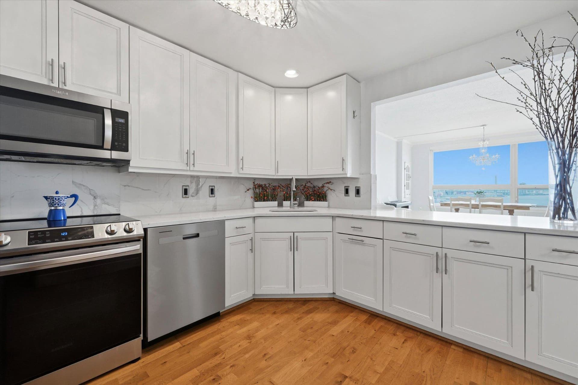 717 S Christopher Columbus Boulevard #1405 photo 10