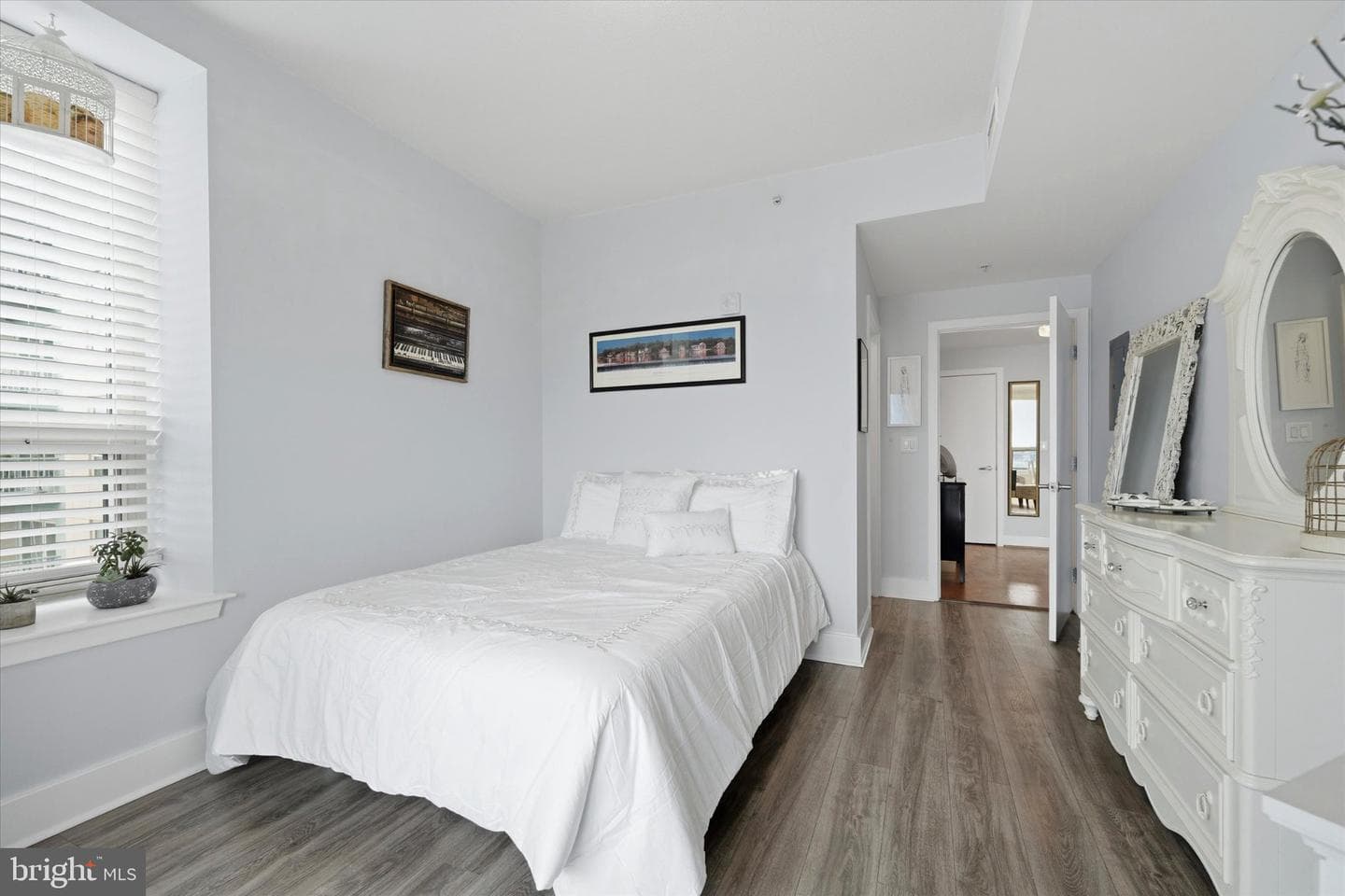 717 S Christopher Columbus Boulevard #1405 photo 16