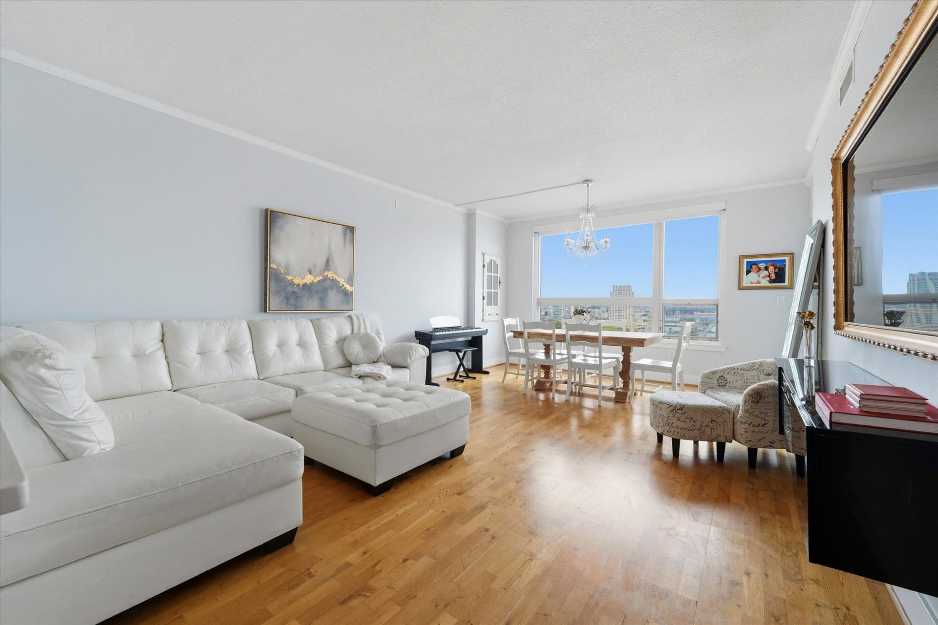 717 S Christopher Columbus Boulevard #1405 photo 2