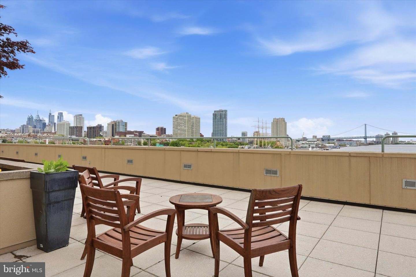 717 S Christopher Columbus Boulevard #1405 photo 28