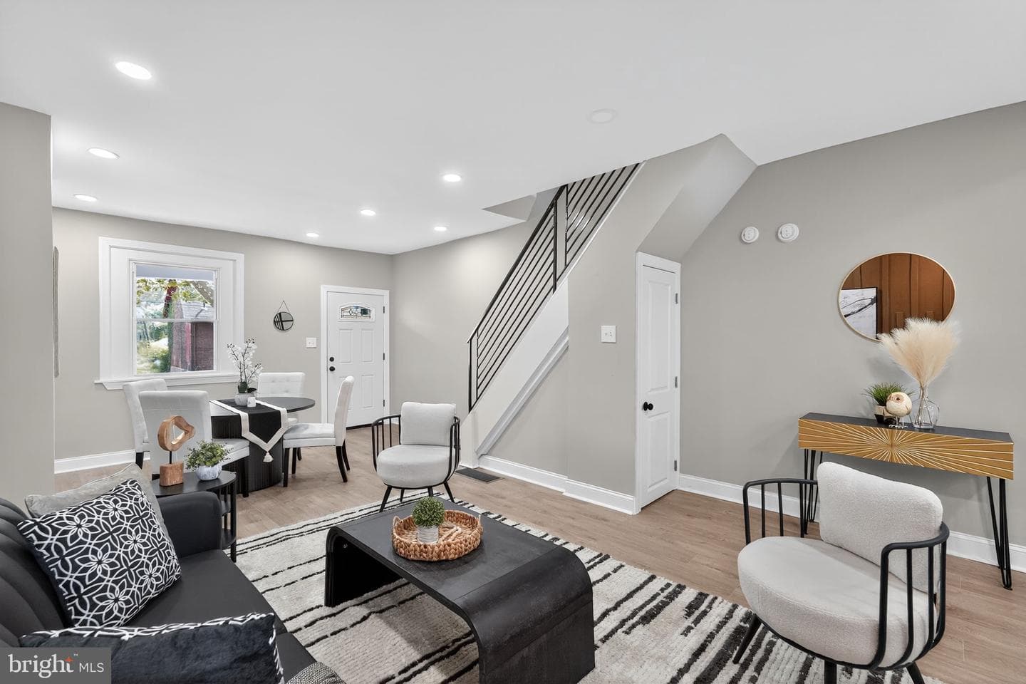 5055 Brown Street photo 3