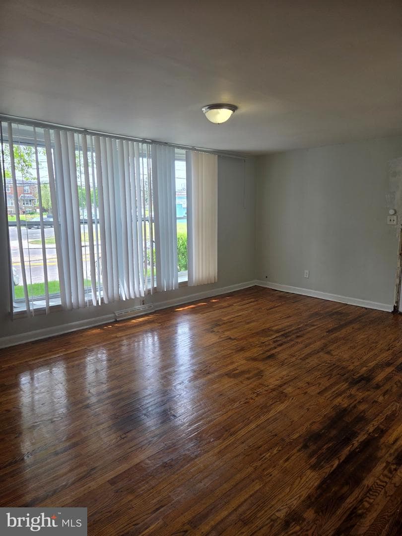 2037 Napfle Avenue photo 3