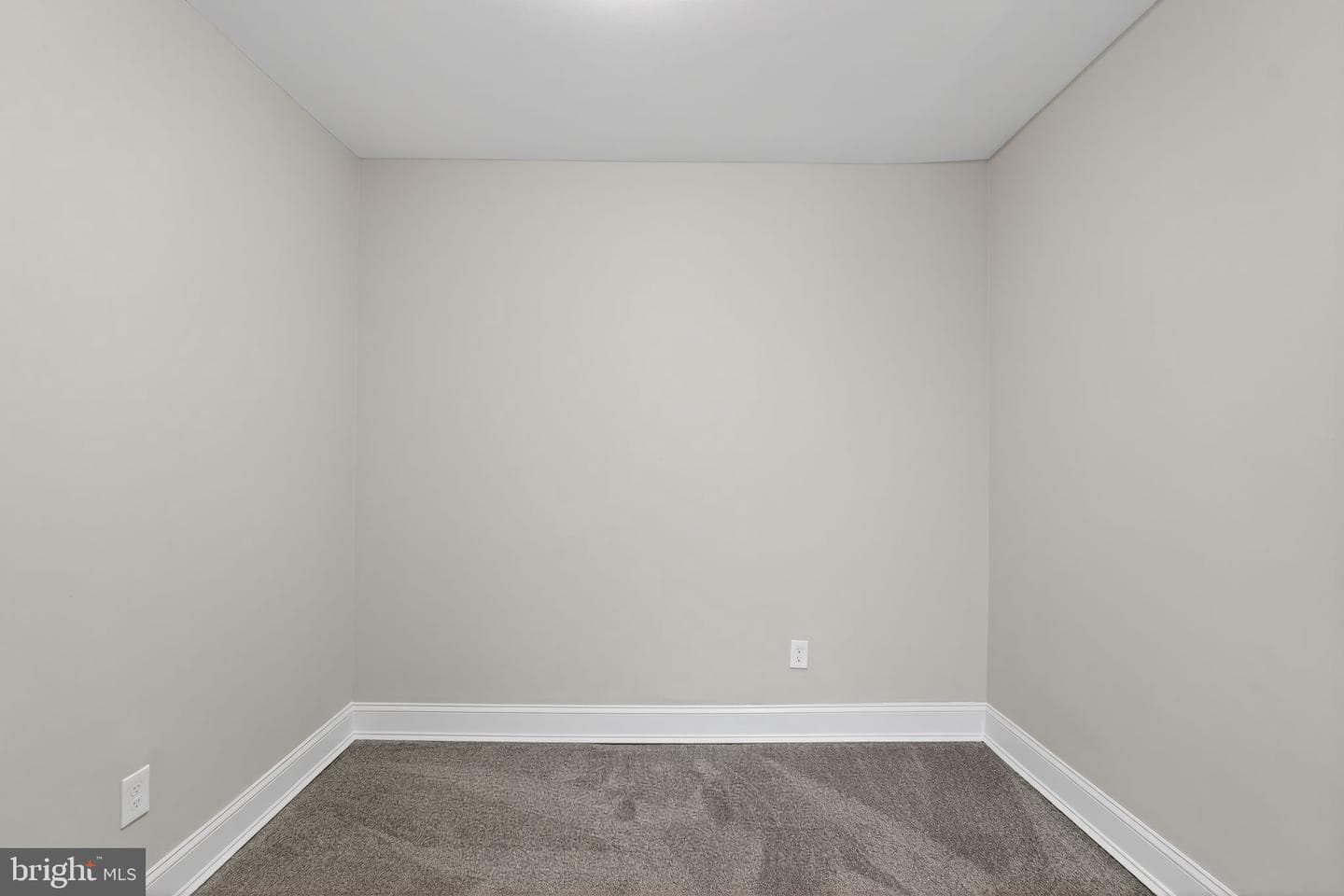 3812 N Darien Street photo 25