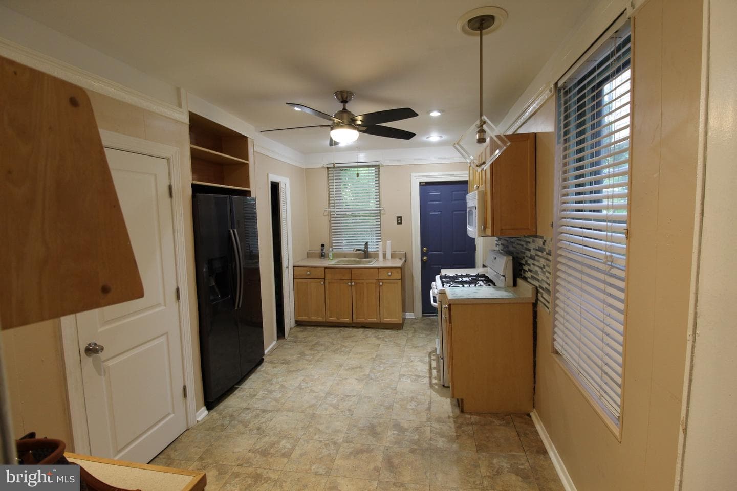6048 Irving Street photo 7