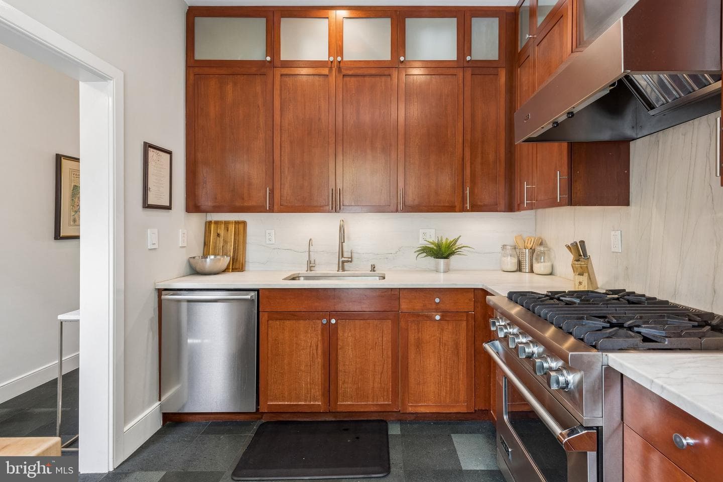 2415 Pine Street photo 10