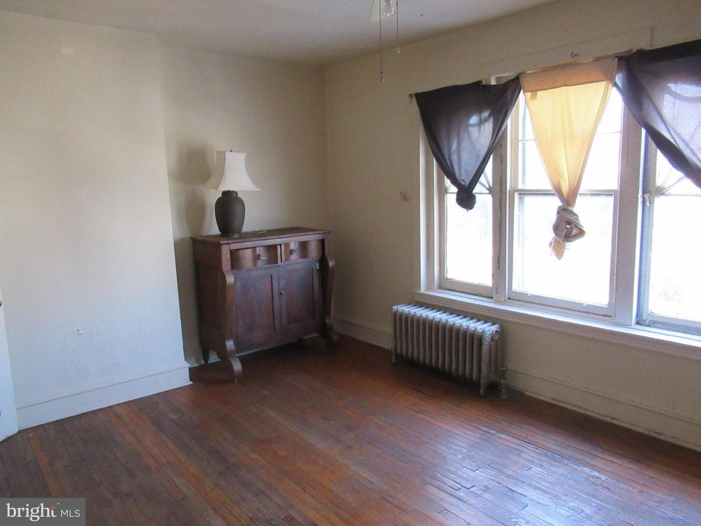 5022 Newhall Street photo 25