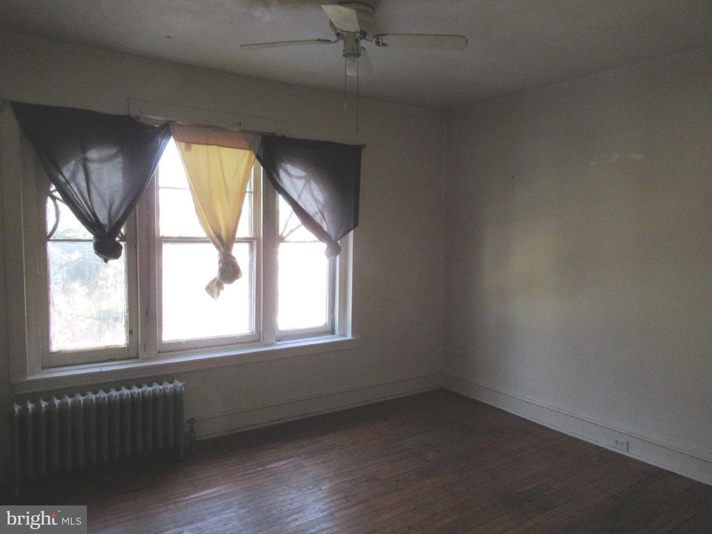 5022 Newhall Street photo 26