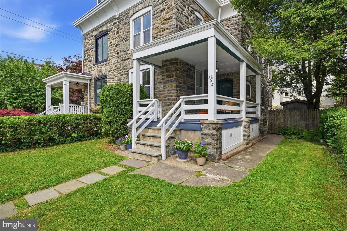 303 E Gravers Lane photo 3