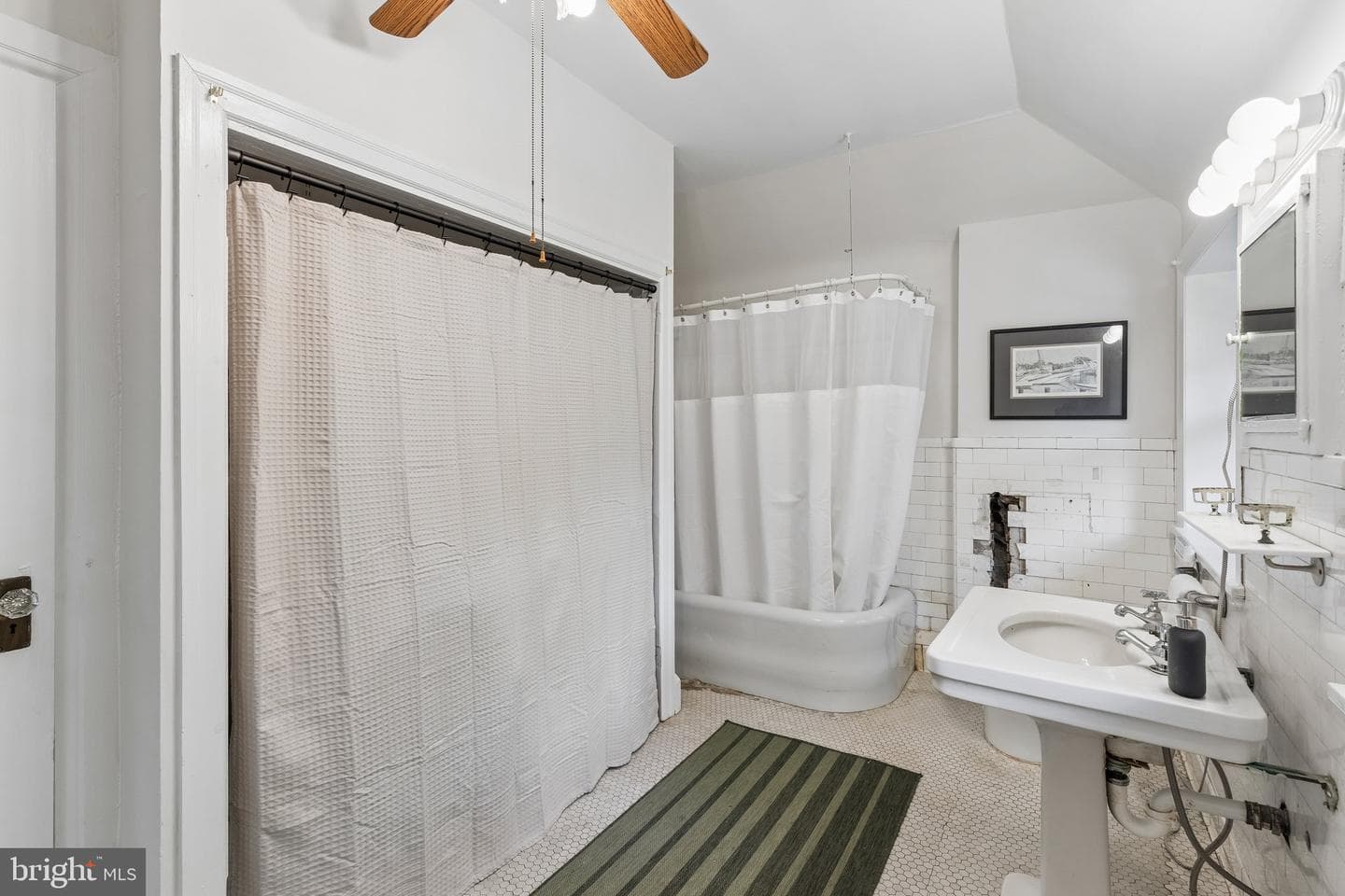 5940 Overbrook Avenue photo 32