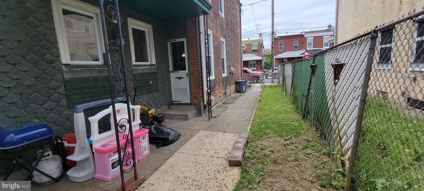 1683 Margaret Street photo 15