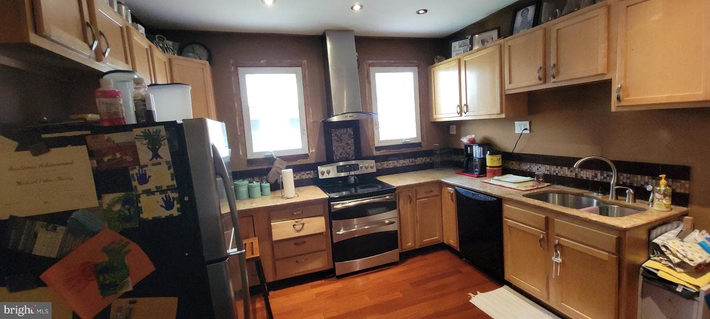 1683 Margaret Street photo 6