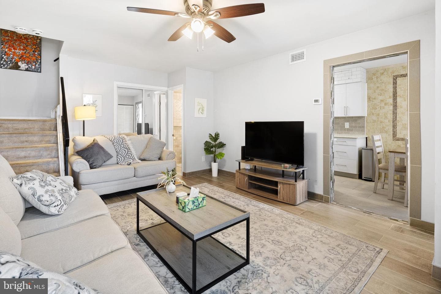 7015 Ridge Avenue #13