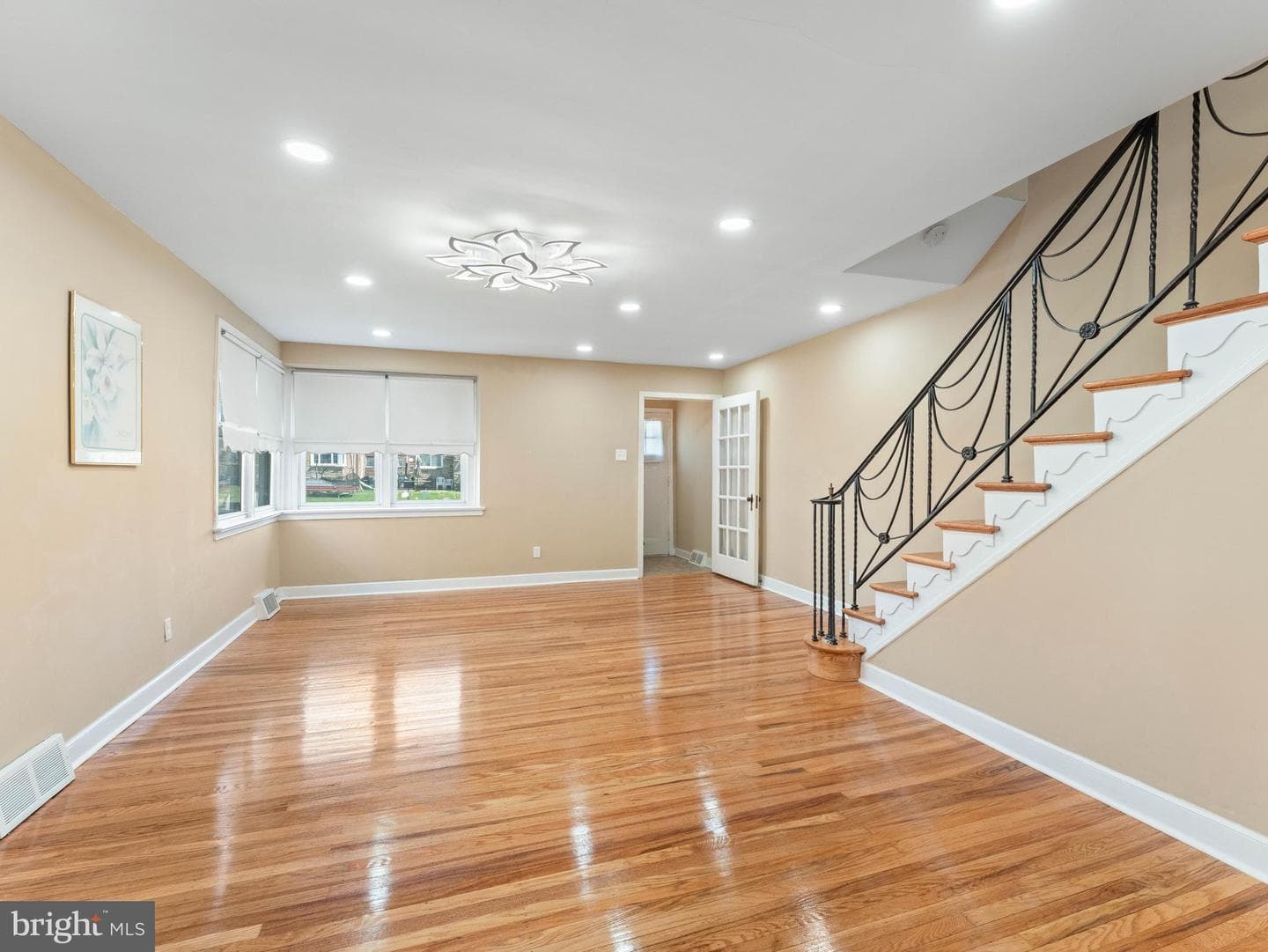 1136 Kerper Street photo 9