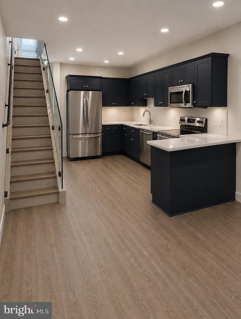 2126 E Clementine Street photo 2