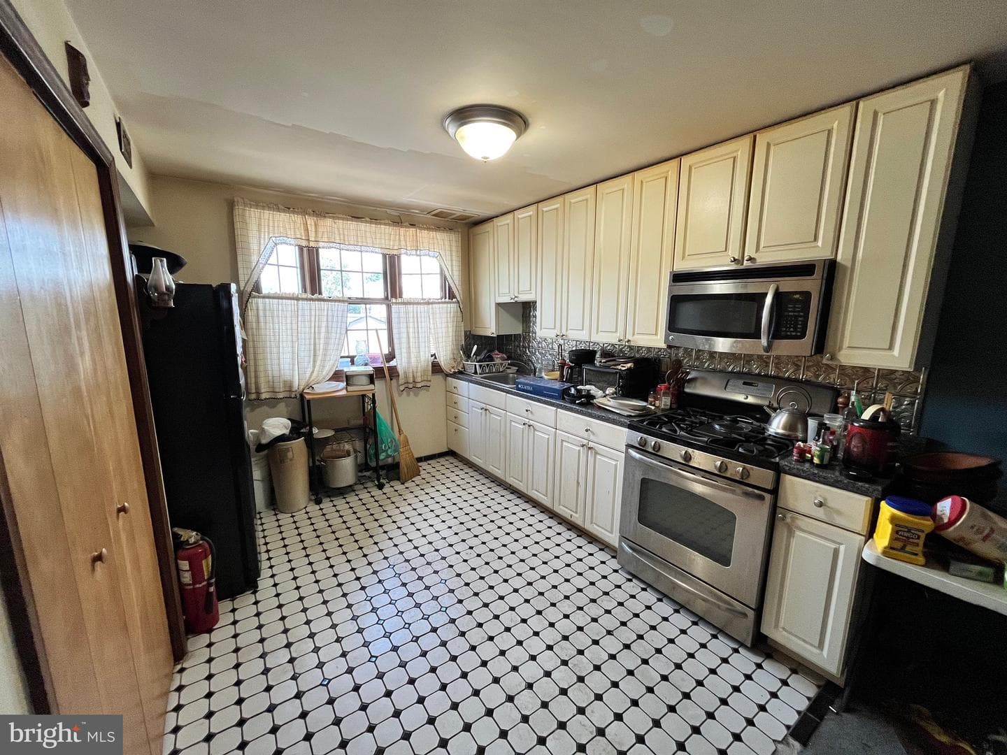 12215 Sweet Briar Road photo 5