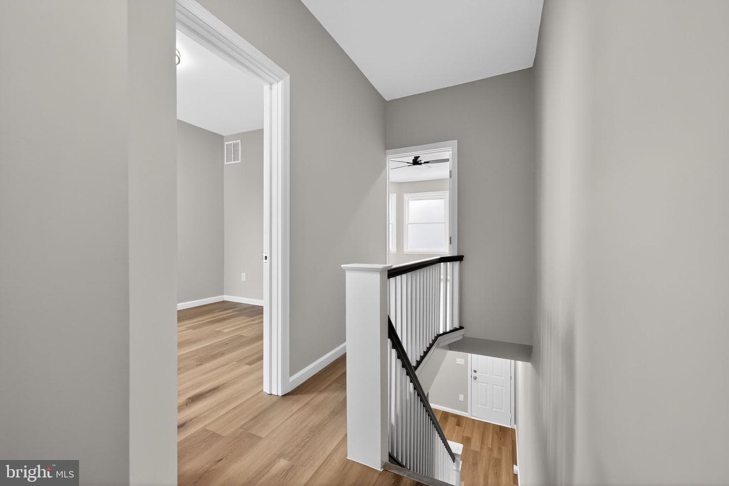 5644 Addison Street photo 20