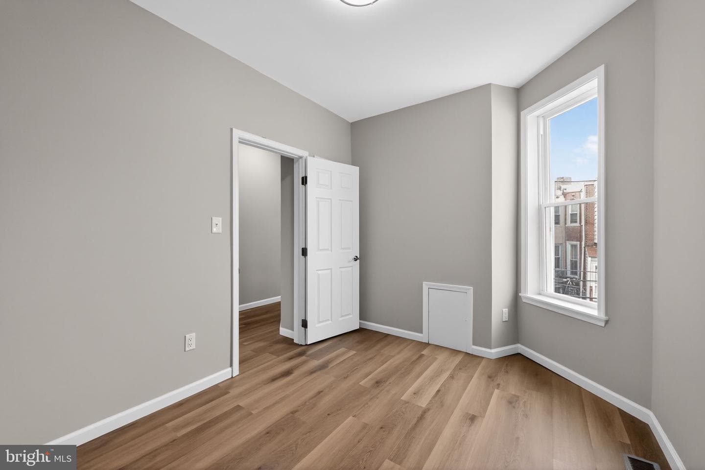 5644 Addison Street photo 26