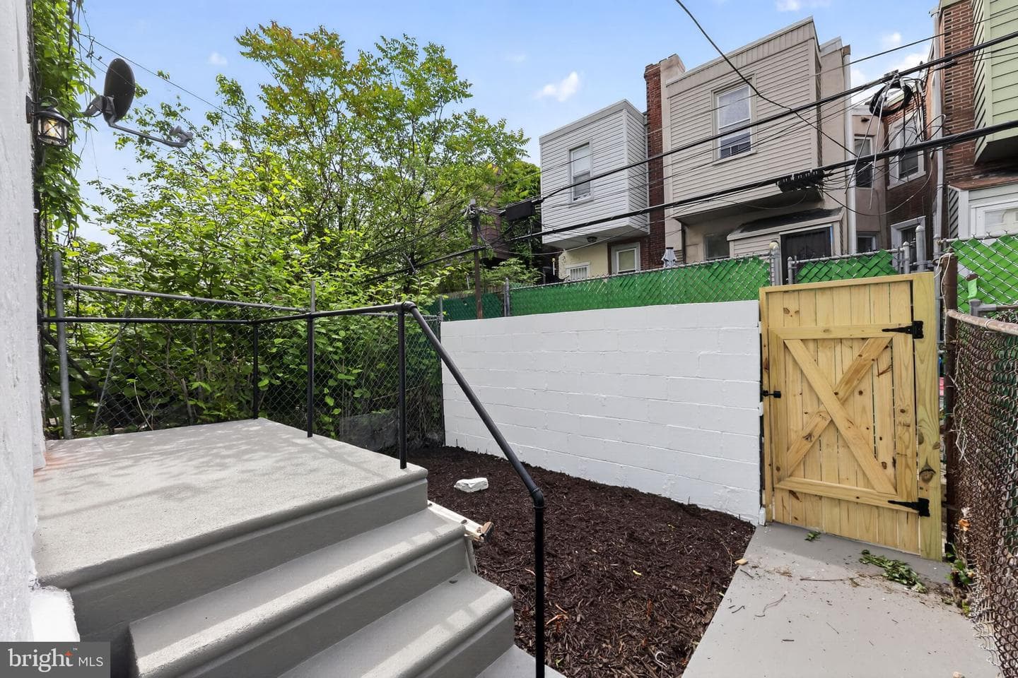 5644 Addison Street photo 31