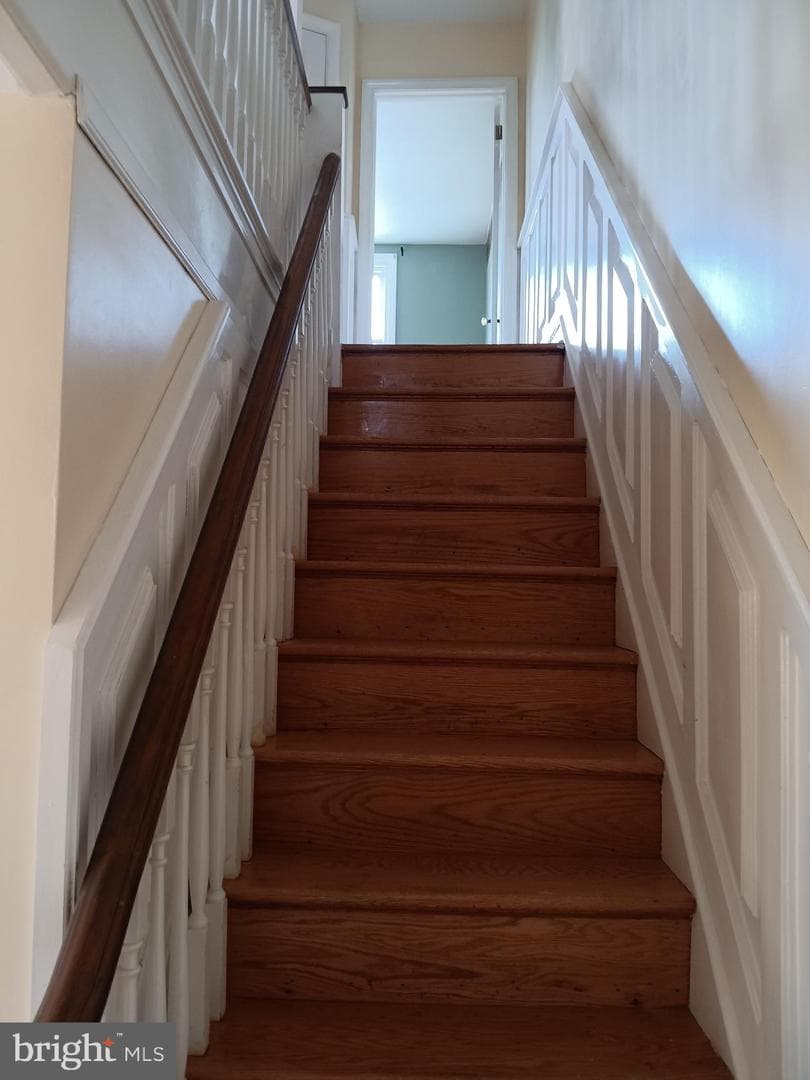 838 Glenview Street photo 9