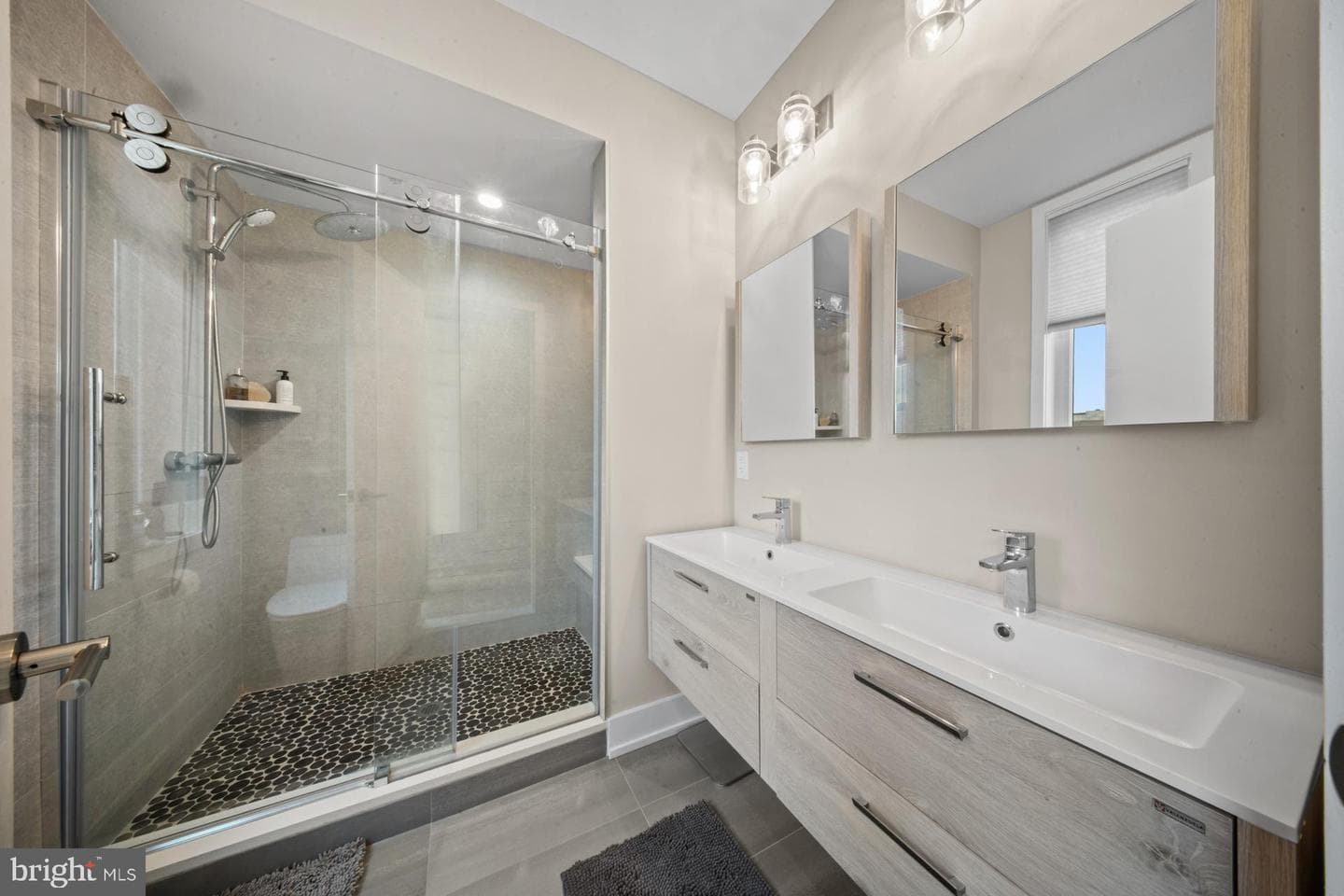 1742 N Hope Street photo 24