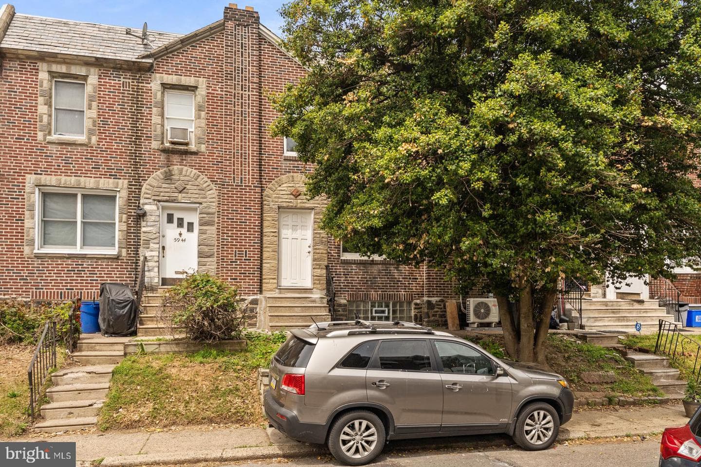 5946 Bennington Street photo 1