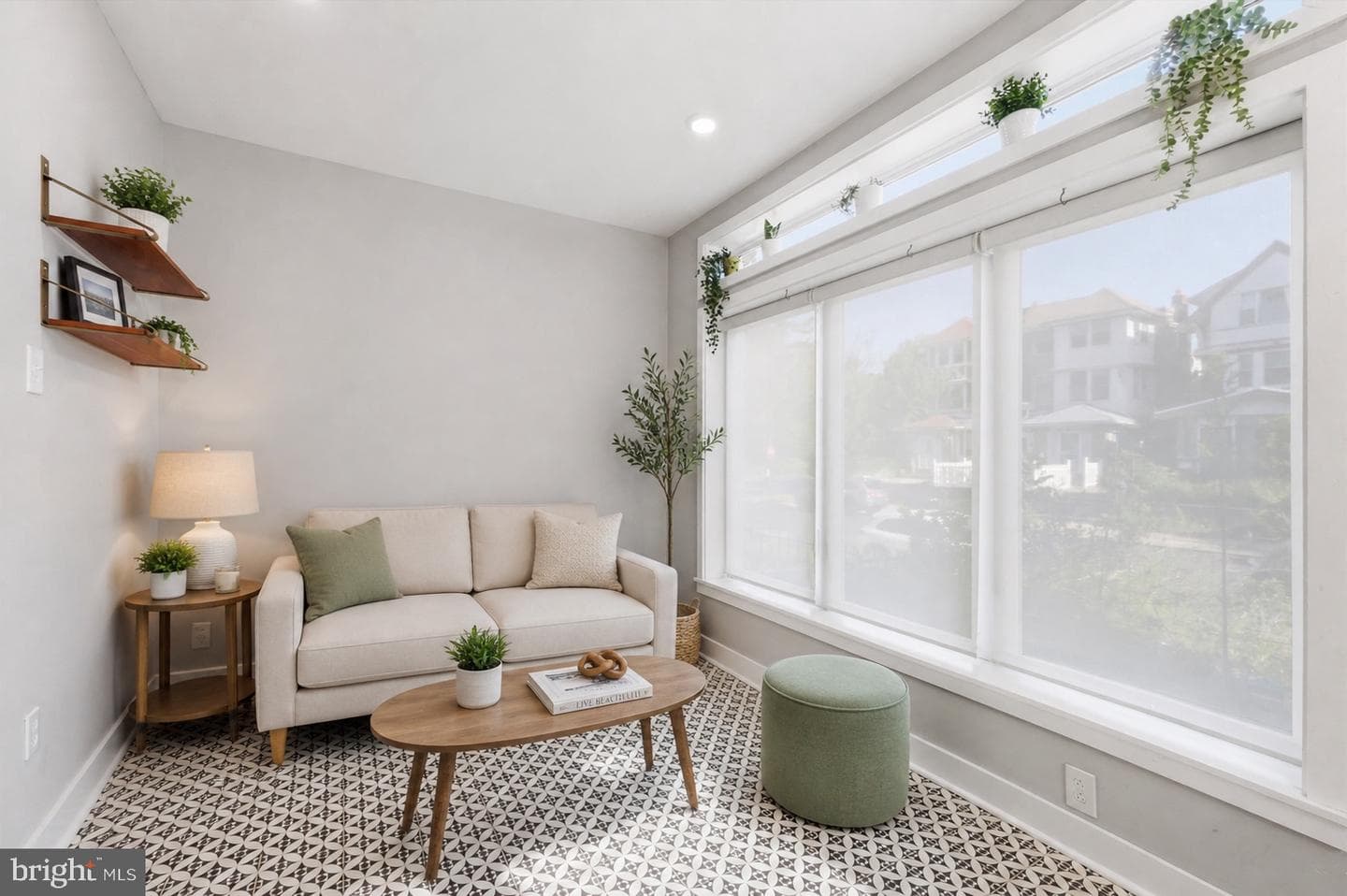 6240 Washington Avenue, Philadelphia