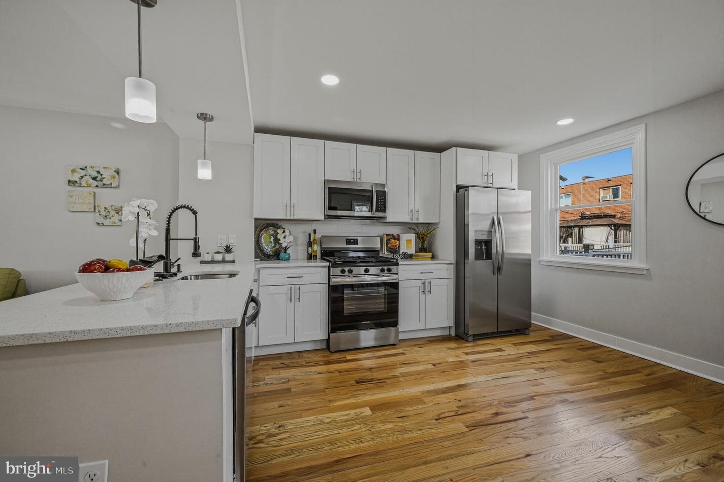 7525 Dickens Place photo 10