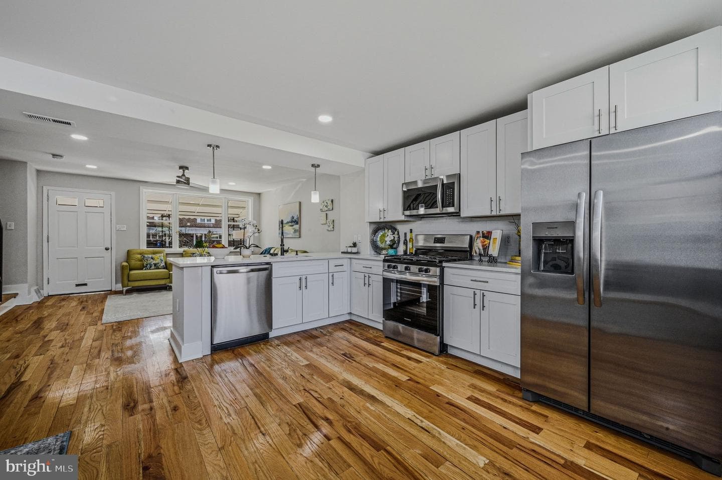 7525 Dickens Place photo 11