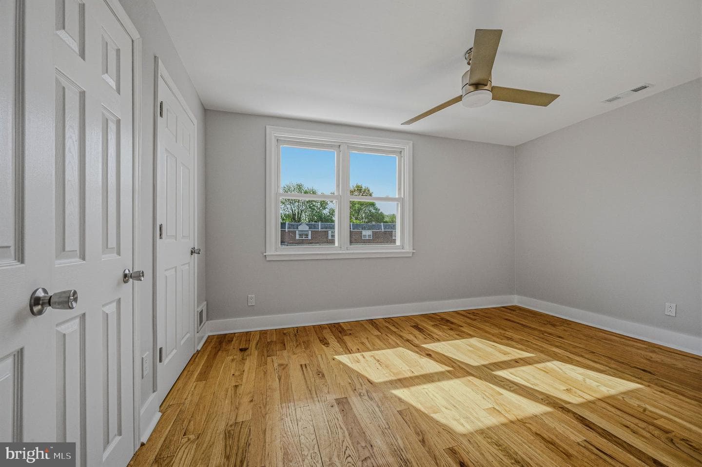 7525 Dickens Place photo 15