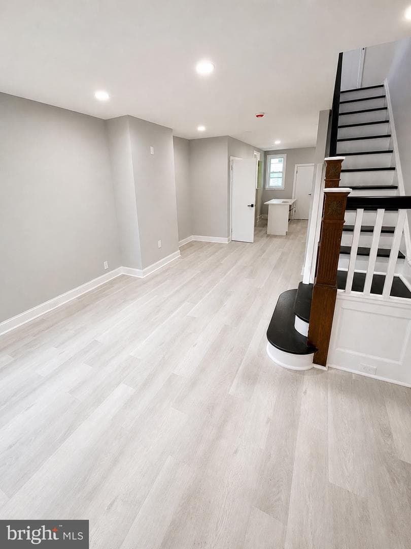 5542 Elliott Street photo 23