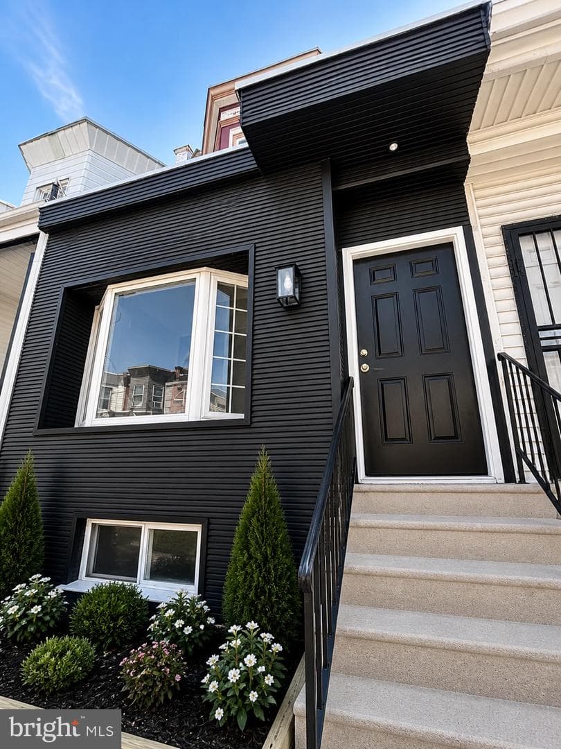 5542 Elliott Street photo 3