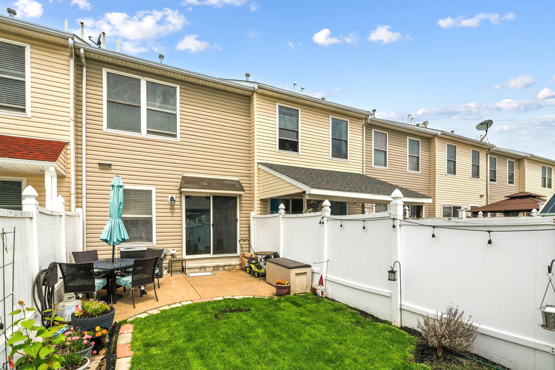 3567 E Thompson Street photo 22