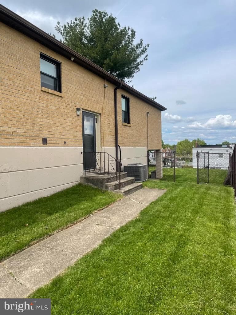 11710 Ferndale Street photo 24