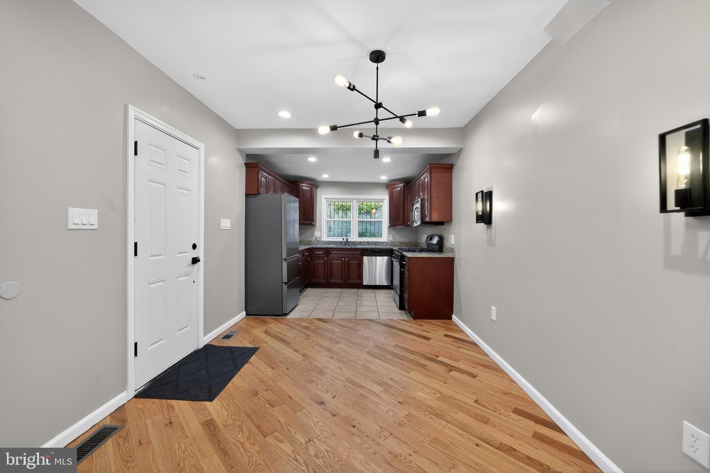 2448 Amber Street photo 13