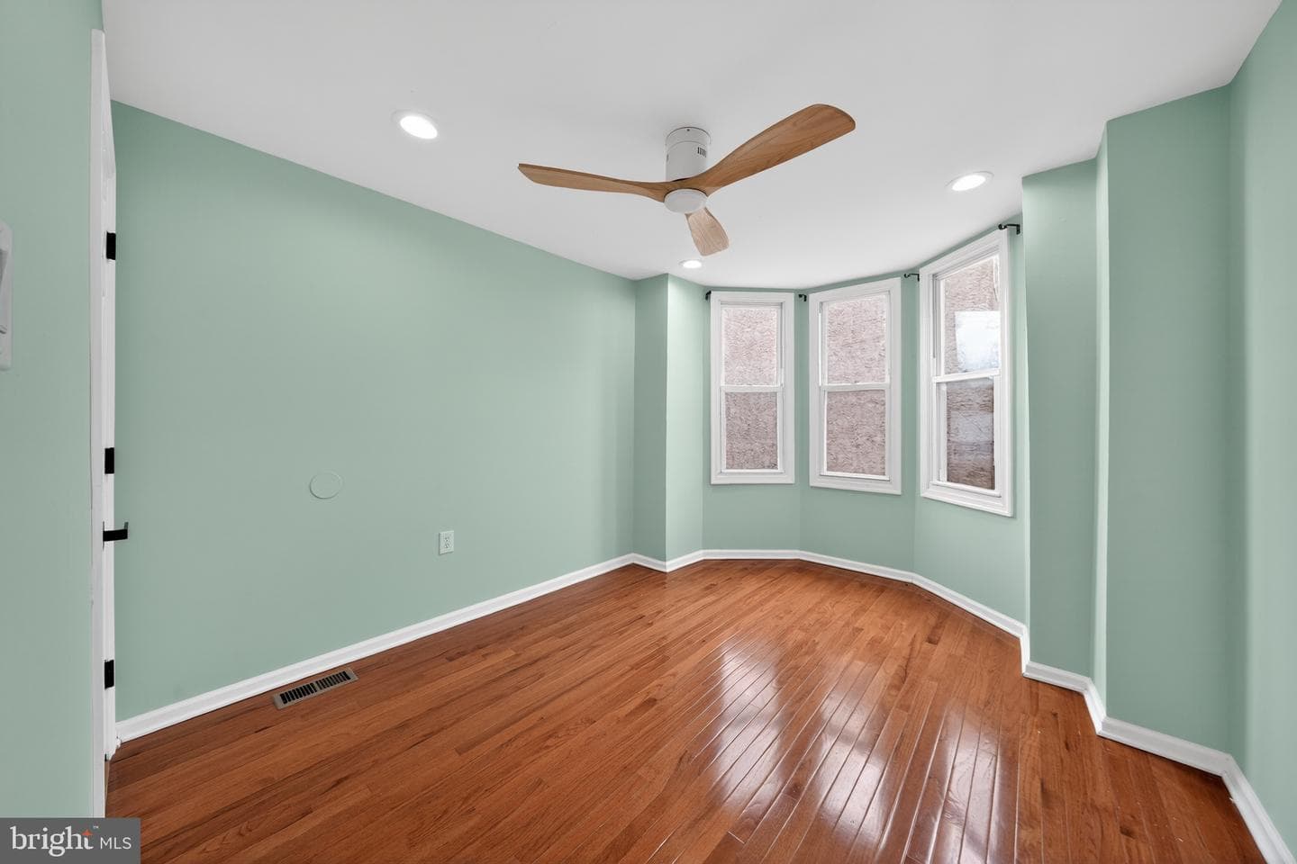 2448 Amber Street photo 22