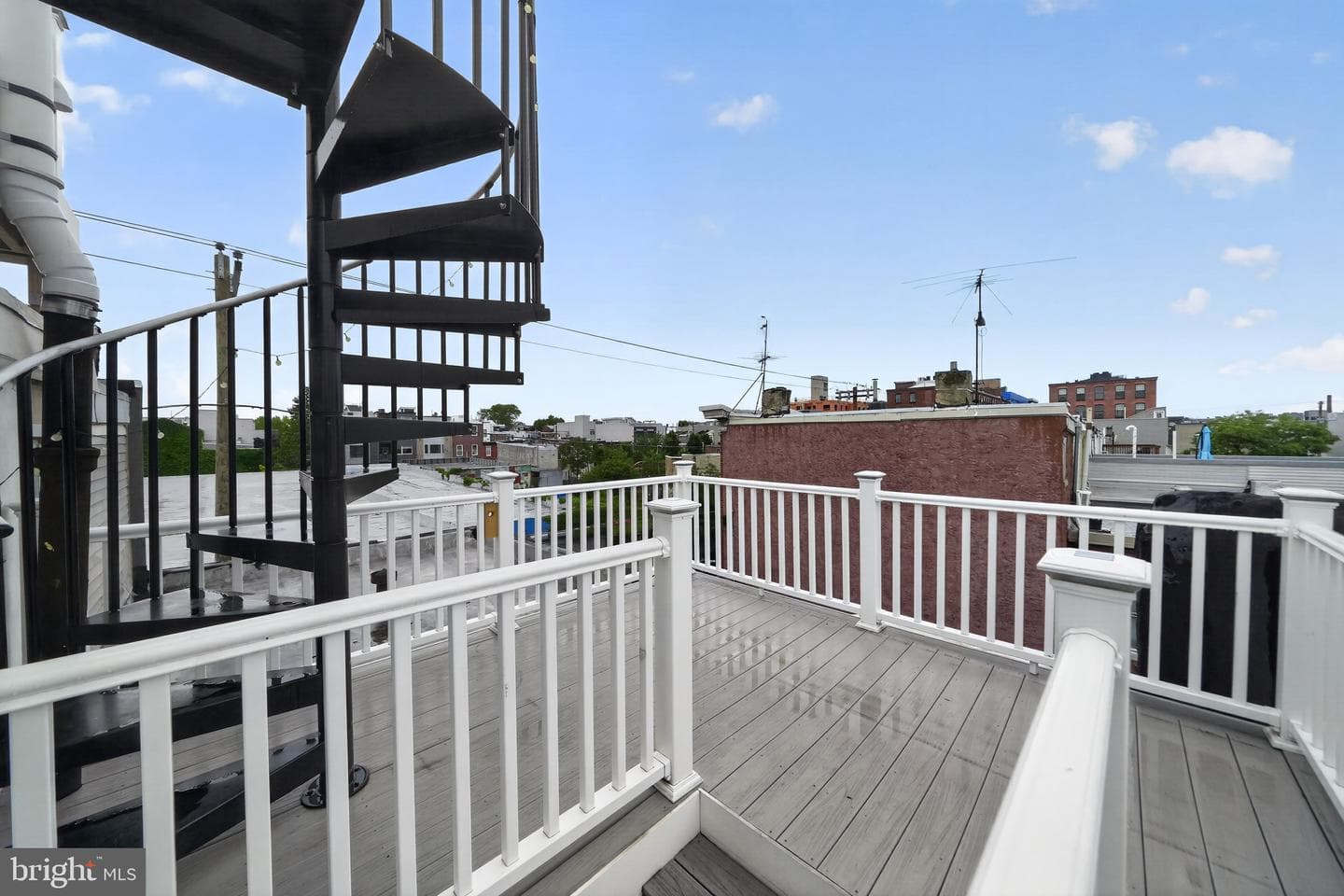 2448 Amber Street photo 34