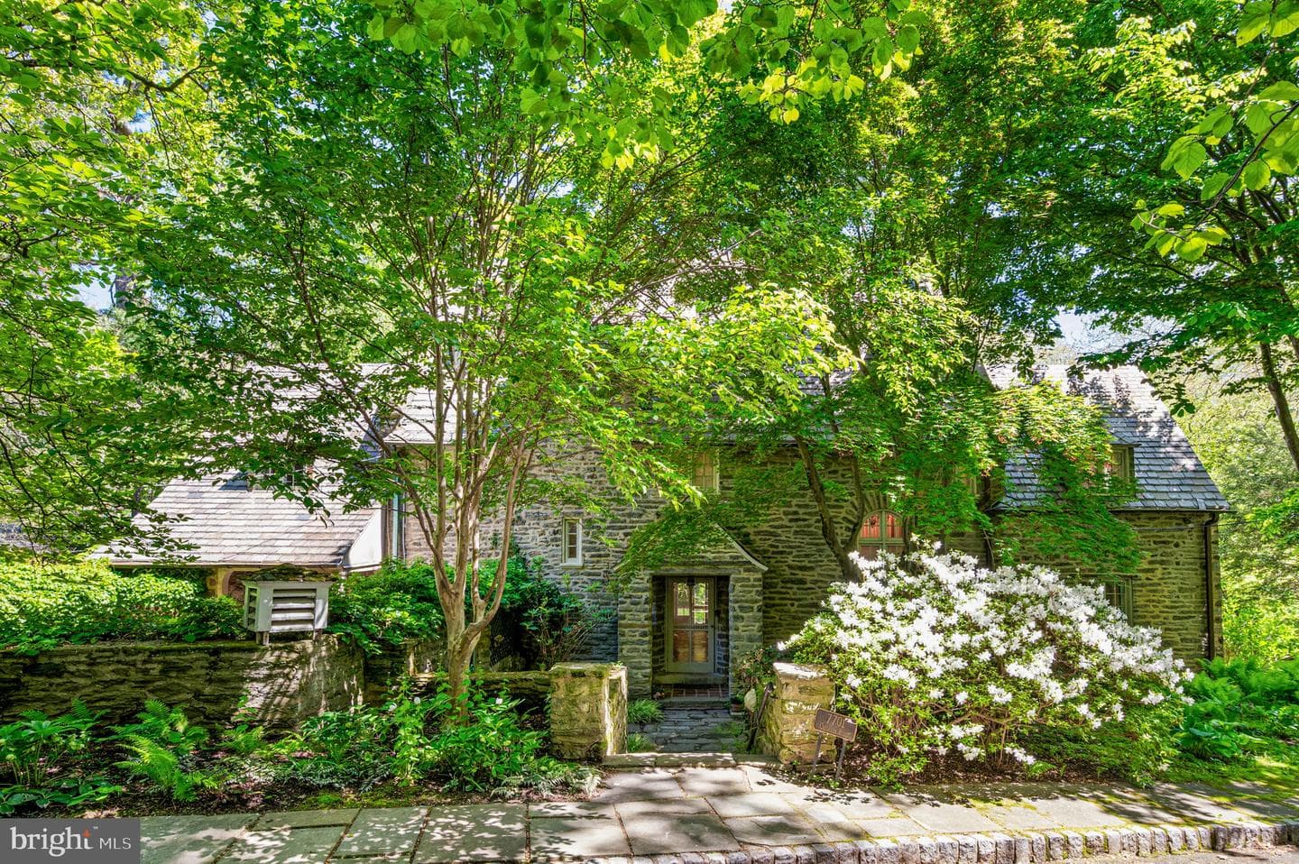 7700 Lincoln Drive photo 3