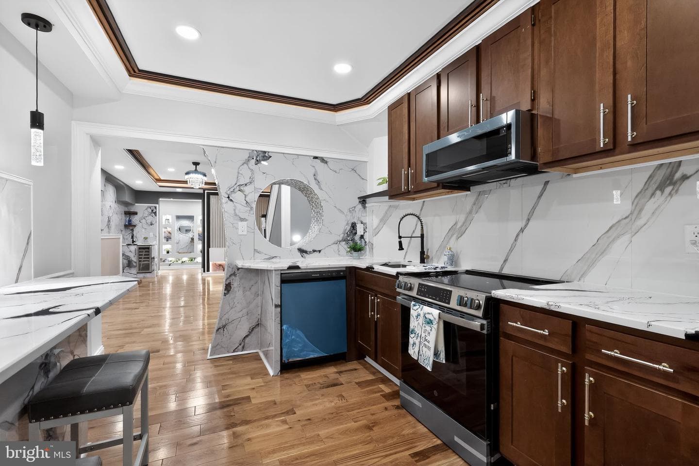 1853 W Juniata Street photo 11