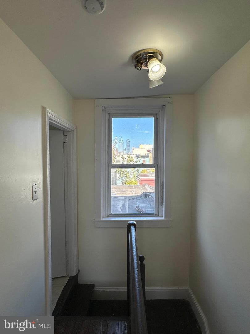 1607 Wharton Street photo 31