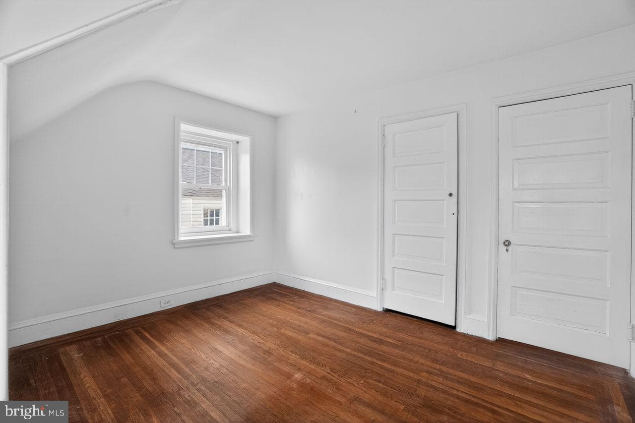 6393 Woodbine Avenue photo 34