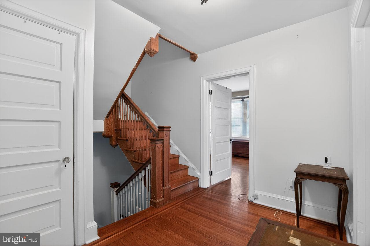6393 Woodbine Avenue photo 35