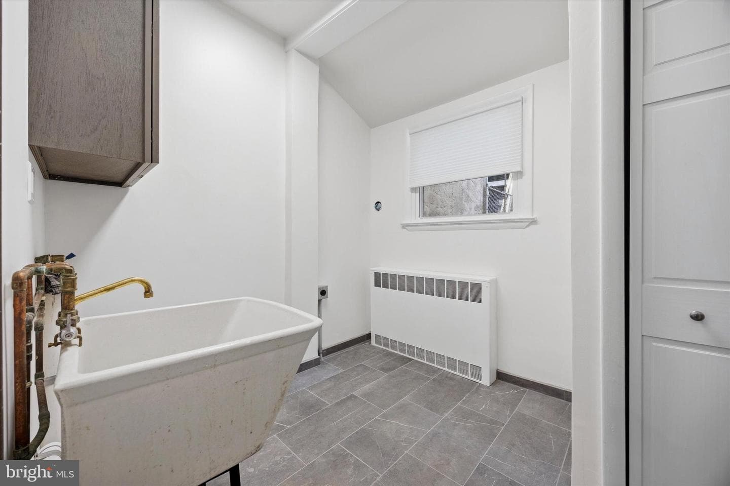 325 Leverington Avenue photo 10