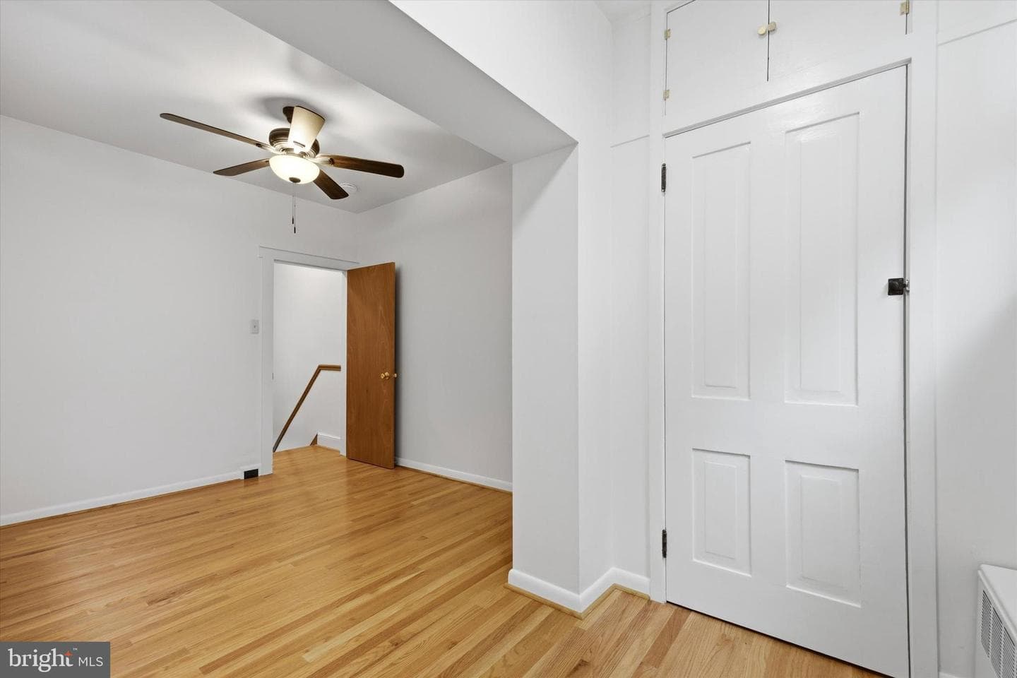 325 Leverington Avenue photo 20