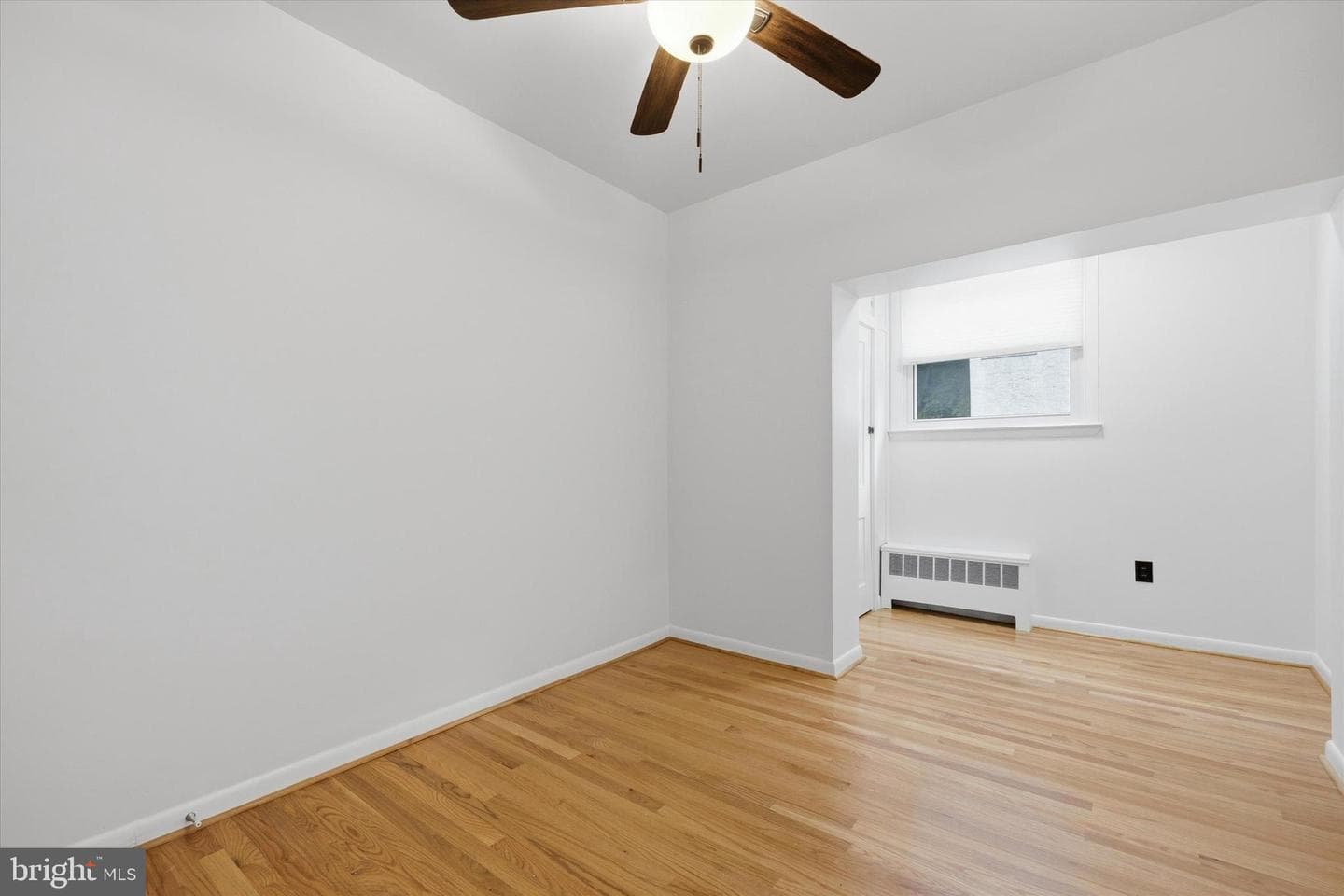 325 Leverington Avenue photo 21