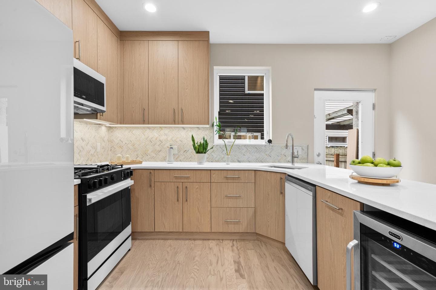 1032 S Randolph Street photo 11