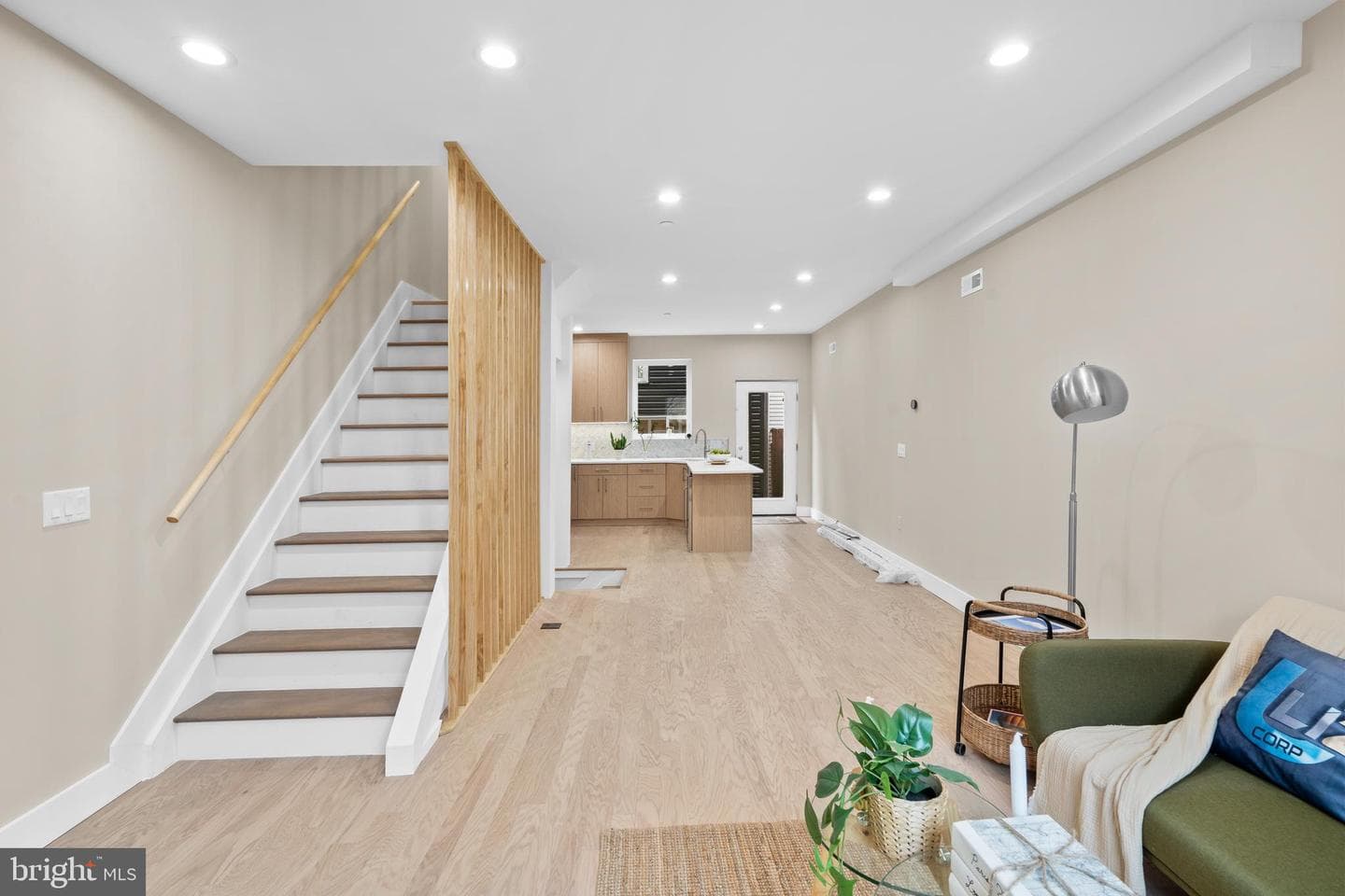 1032 S Randolph Street photo 4