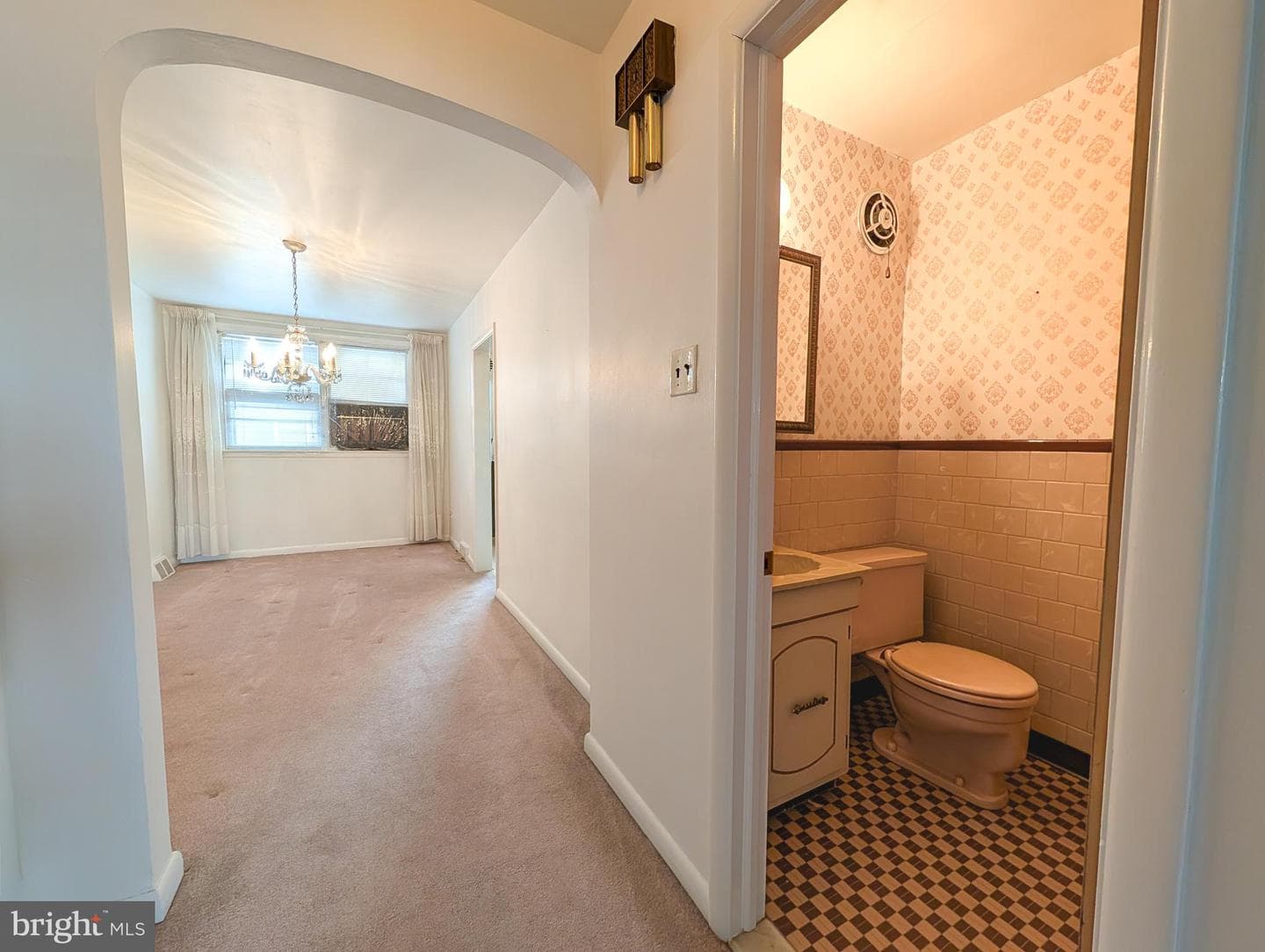112 W Cheltenham Avenue photo 6