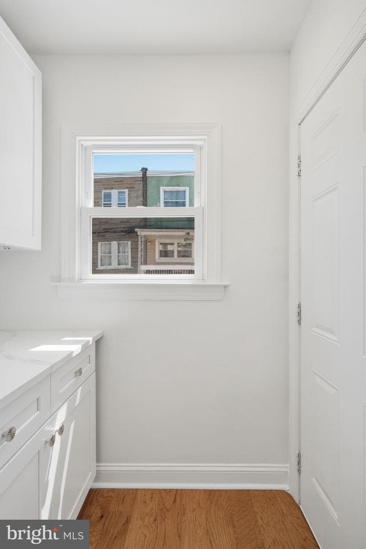 5754 W Oxford St photo 14