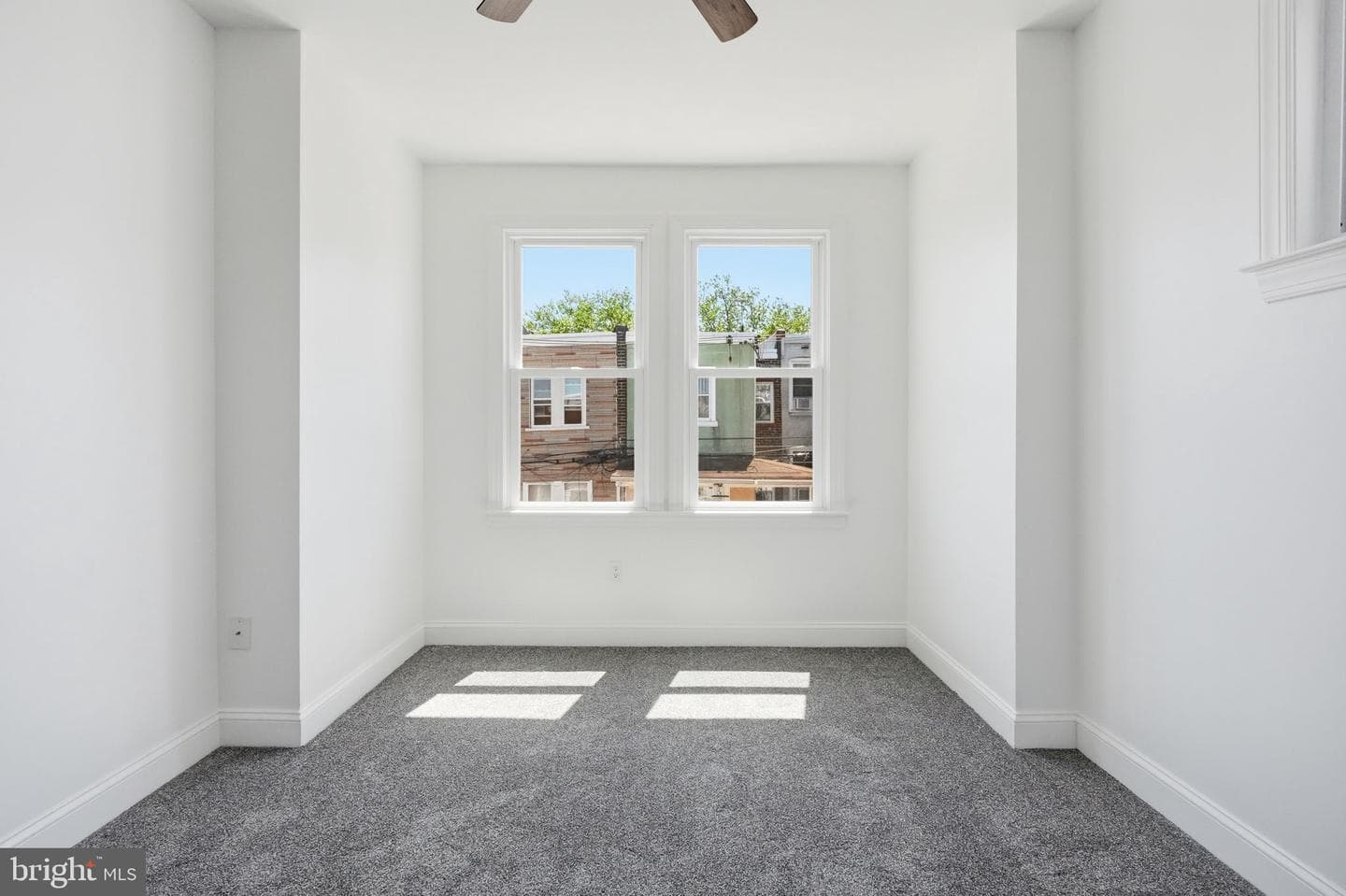 5754 W Oxford St photo 19