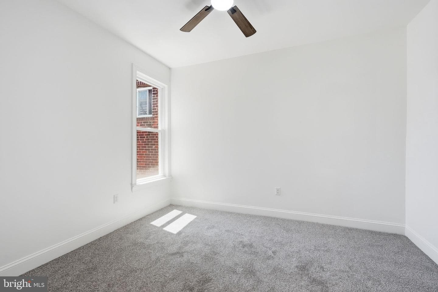 5754 W Oxford St photo 21